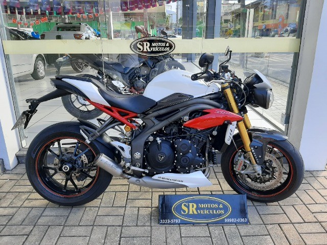 TRIUMPH SPEED TRIPLE 1050R 2017 9.400 KM
