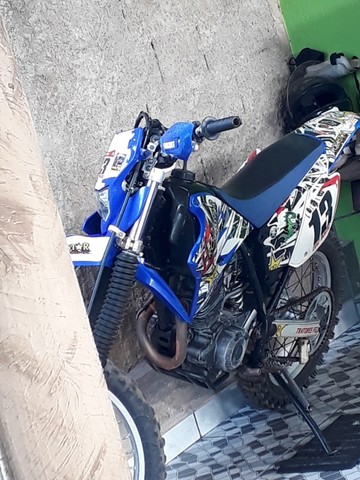 MOTO DE TRILHA TTR