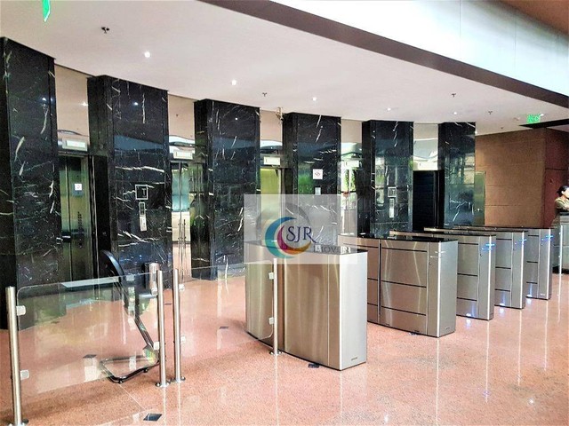 Conjunto com 292,00m² com 9 vagas de garagem 3 Salas de reunião e área de trabalho em open - Foto 4