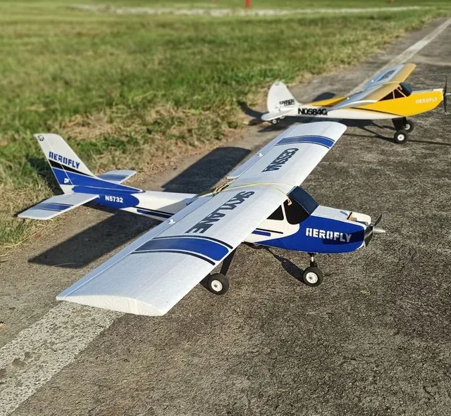 Aeromodelo completo avião de controle remoto - Hobbies e coleções