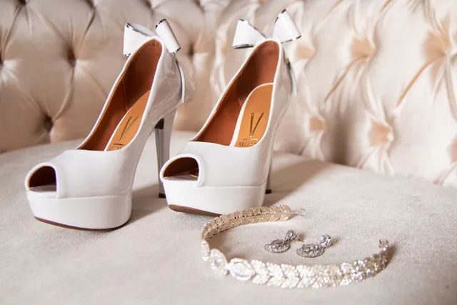 Sapato branco verniz noiva