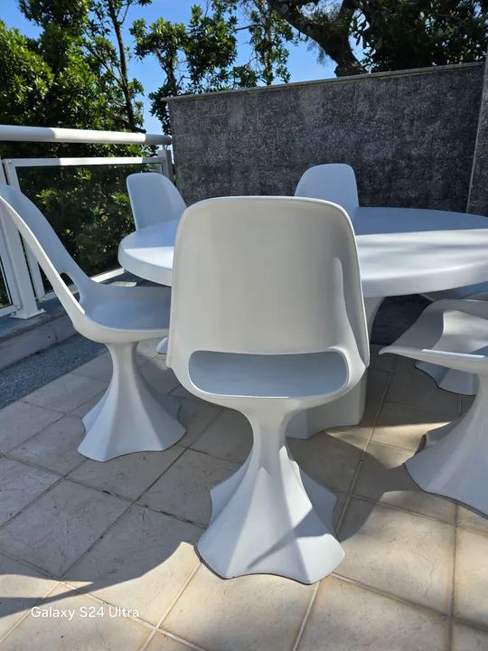 Conjunto mesa e cadeiras de fibra de vidro  - Foto 2