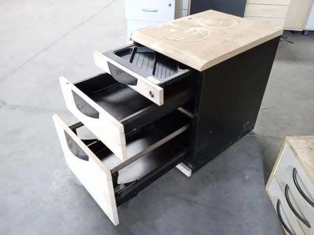 Gaveteiro c/ 3 gavetas e rodas em MDF Bege 66 cm x 45 cm x 61 cm - Foto 4