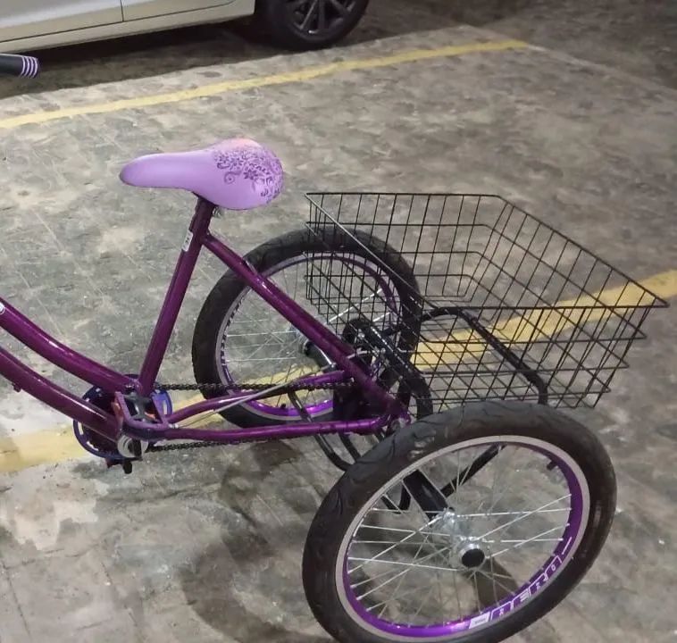 Triciclo semi-novo, grande oportunidade 