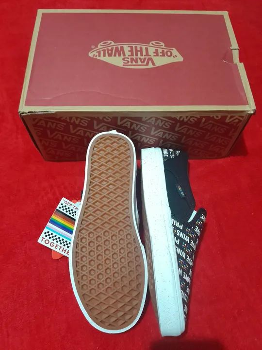 Tênis Vans Slip On Asher Pride Love Wins - Novo - Foto 2
