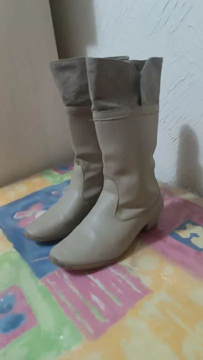 Bota Feminina Bege - Foto 2
