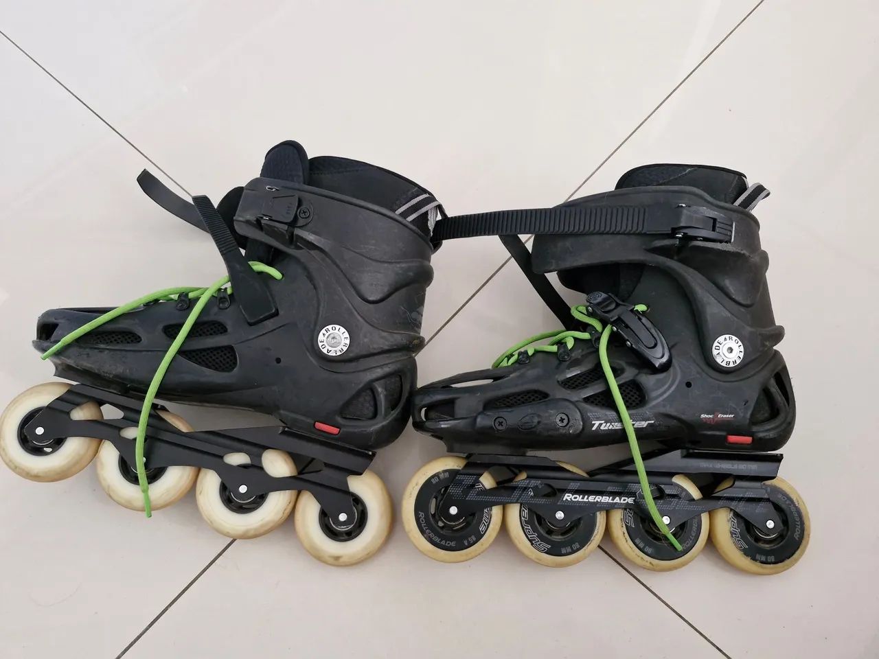 Patins Twister 80 Nº 43 mais equipamentos de segurança 