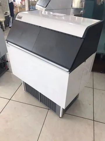 Maquina de Gelo Everest