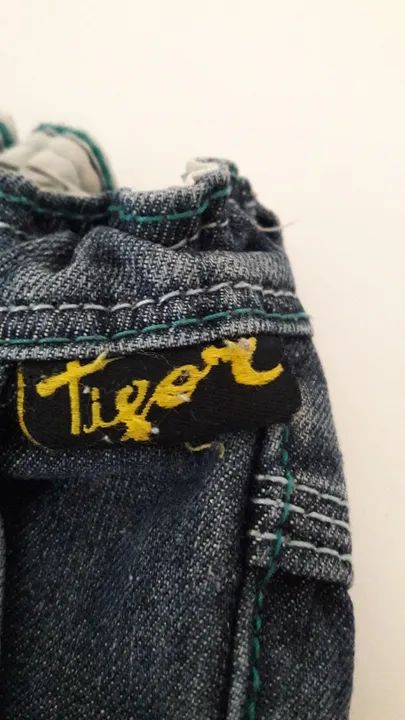 Calça Jeans Infantil Bebês Marca Tigor tam 9 a 12 meses seminova ótima - Foto 2
