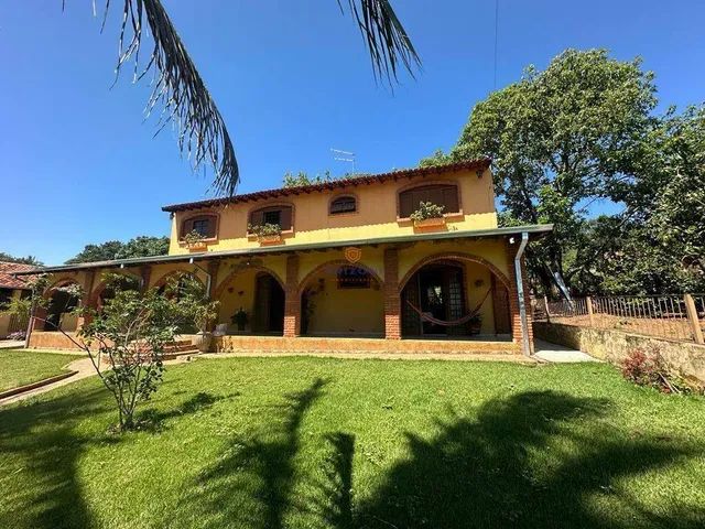 CHÁCARA EM AGUDOS | 3 QUARTOS | 1 SALA | 4 VAGAS