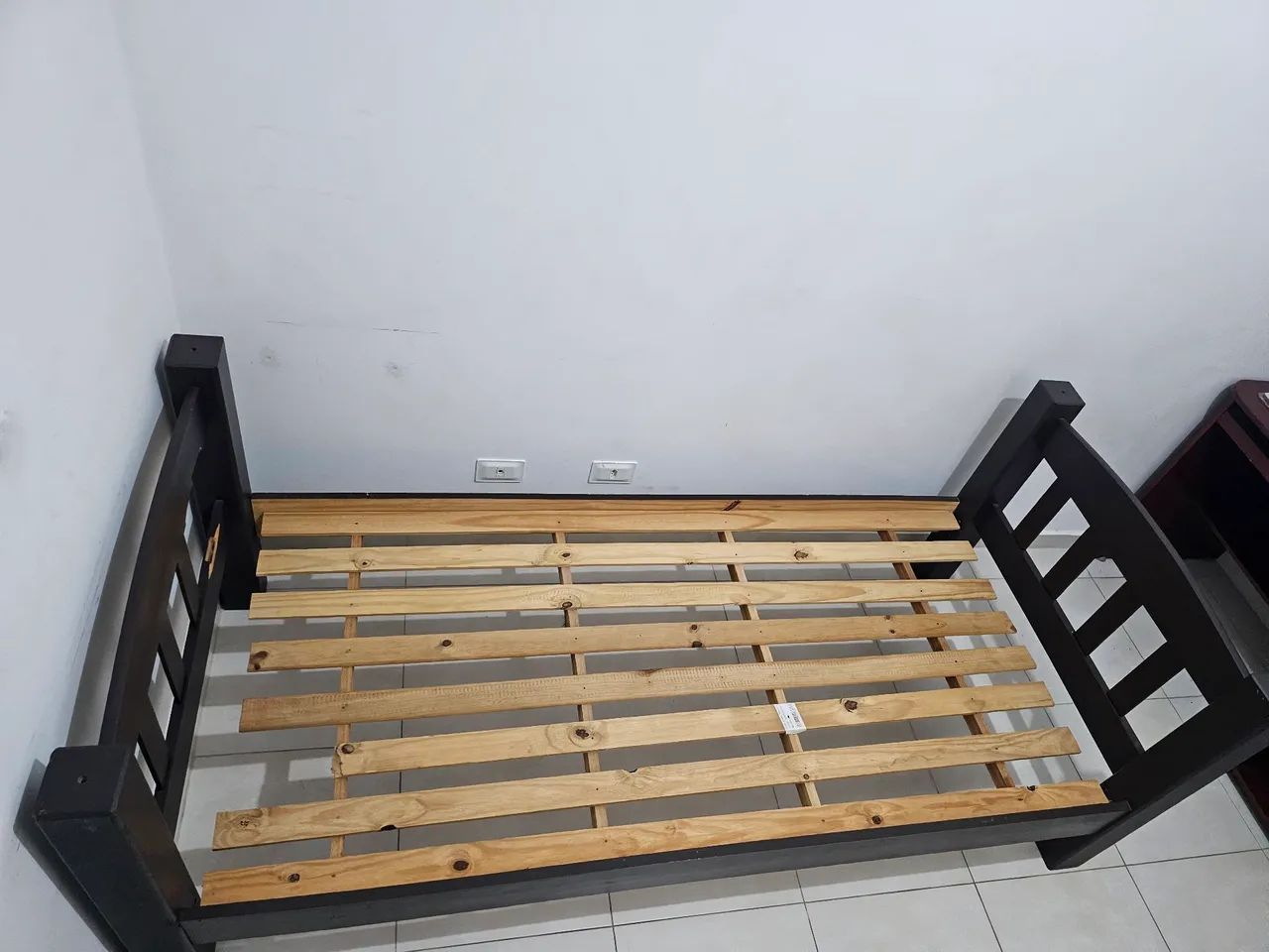 Cama de madeira de solteiro - Foto 2