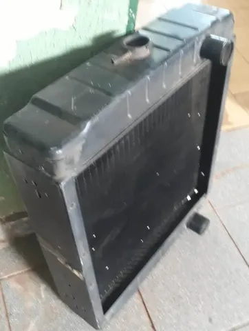 Radiador da escavadeira Poclain Novo.