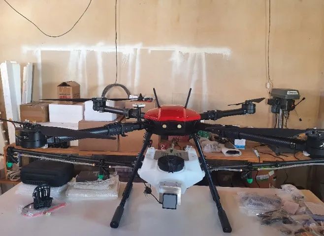 Drone agrícola pulverizador - 10 litros de calda - Foto 3