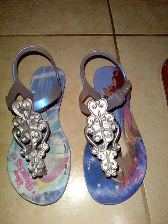 2 PARES N°30 (GRENDENE KIDS) SAPATO E SANDÁLIA