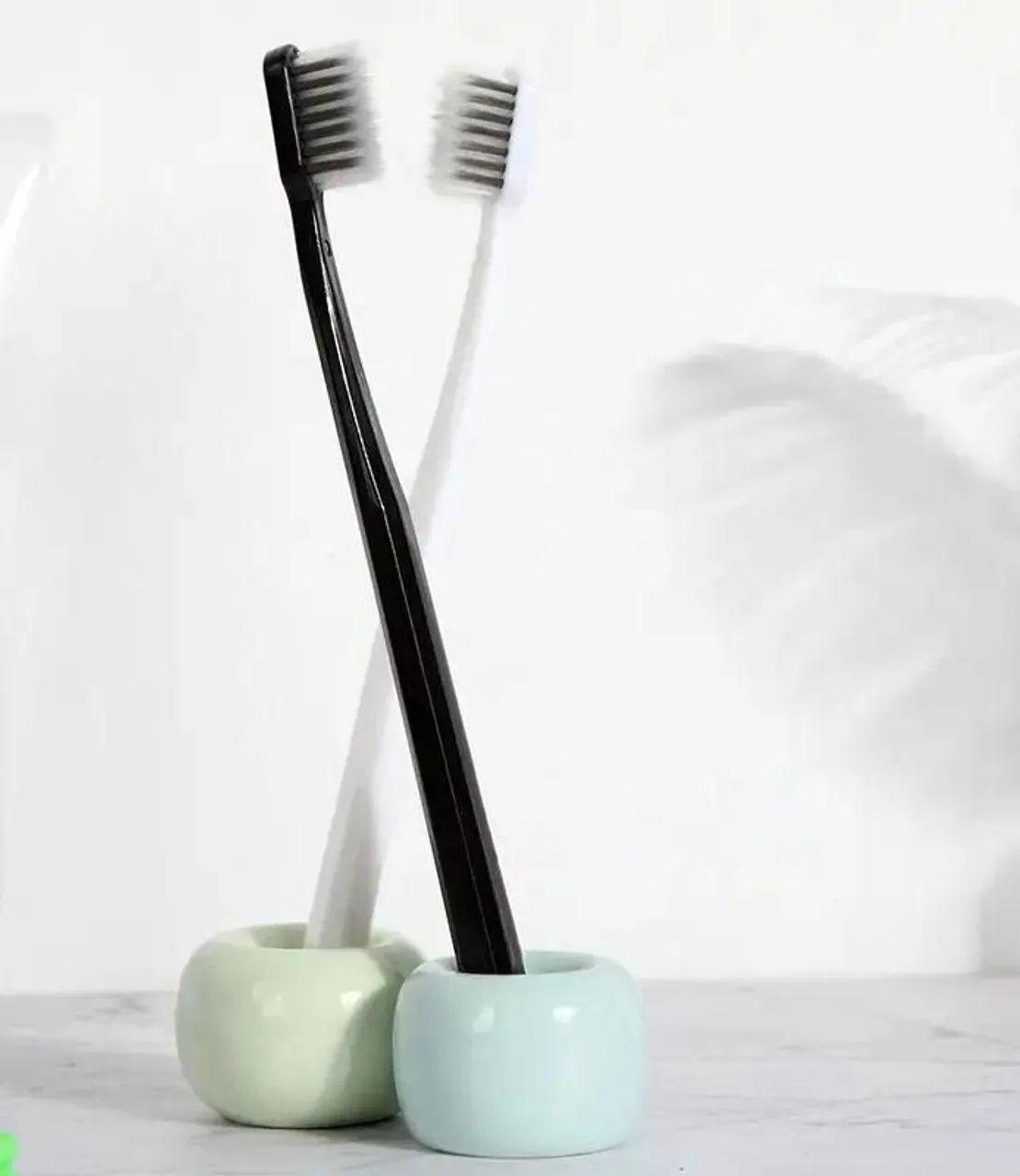 Kit com 2 Escovas de dente cerdas macias - Foto 3