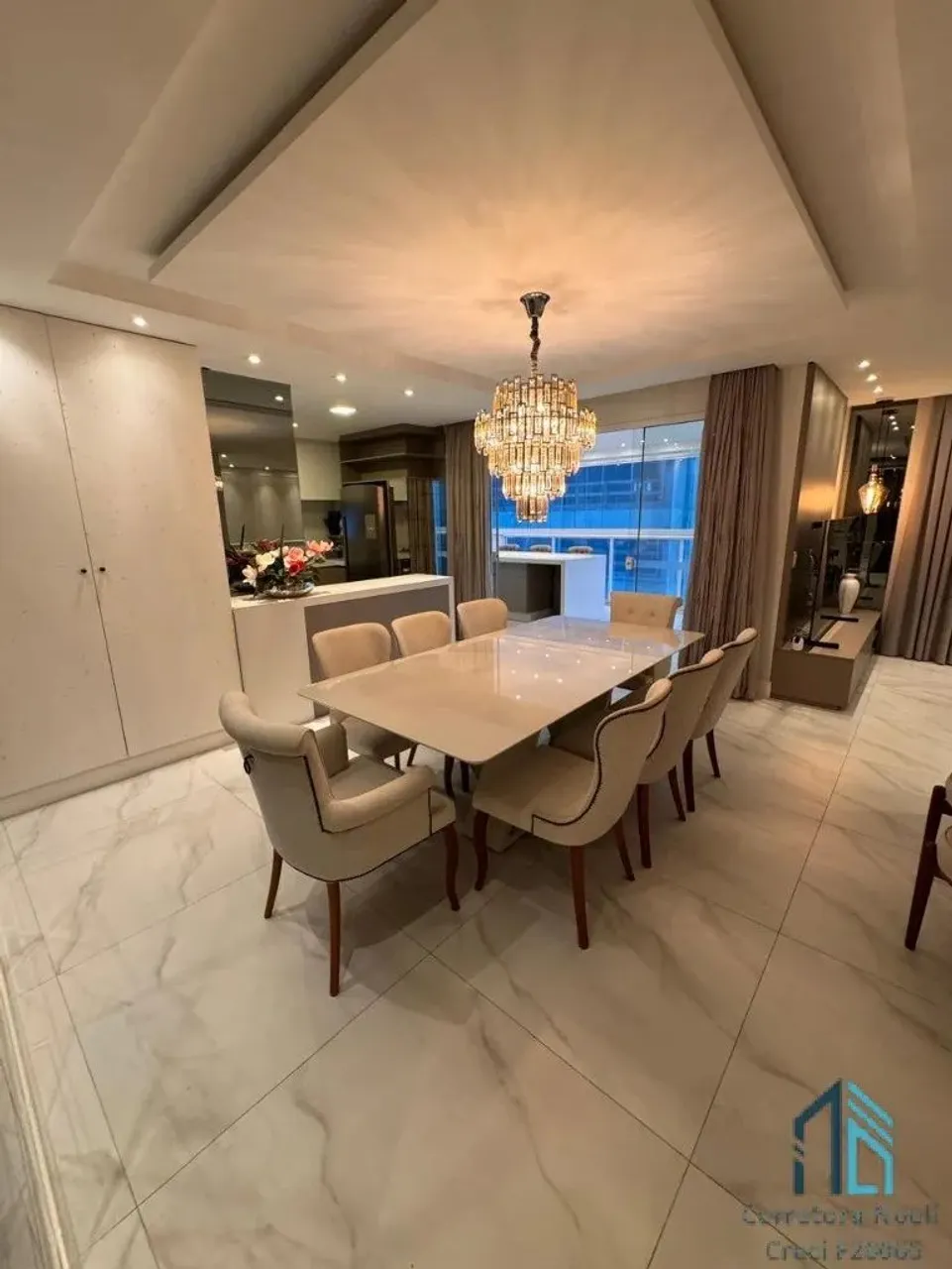 Apartamento lindo, 03 suítes, 03 vagas, Mobiliado, Meia Praia em Itapema SC