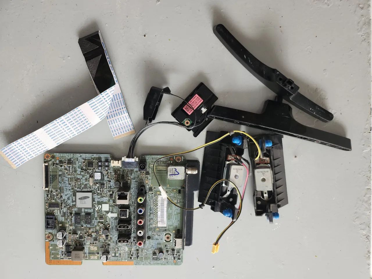 Placa da TV Samsung, UN32J4300G,funcionando  - Foto 6