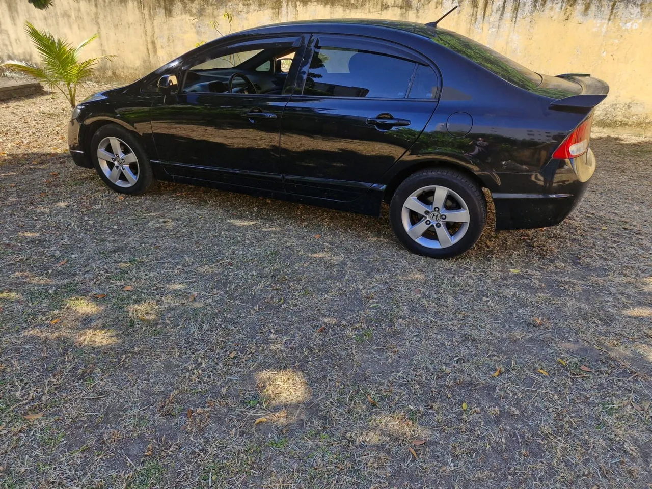 Civic 2007.