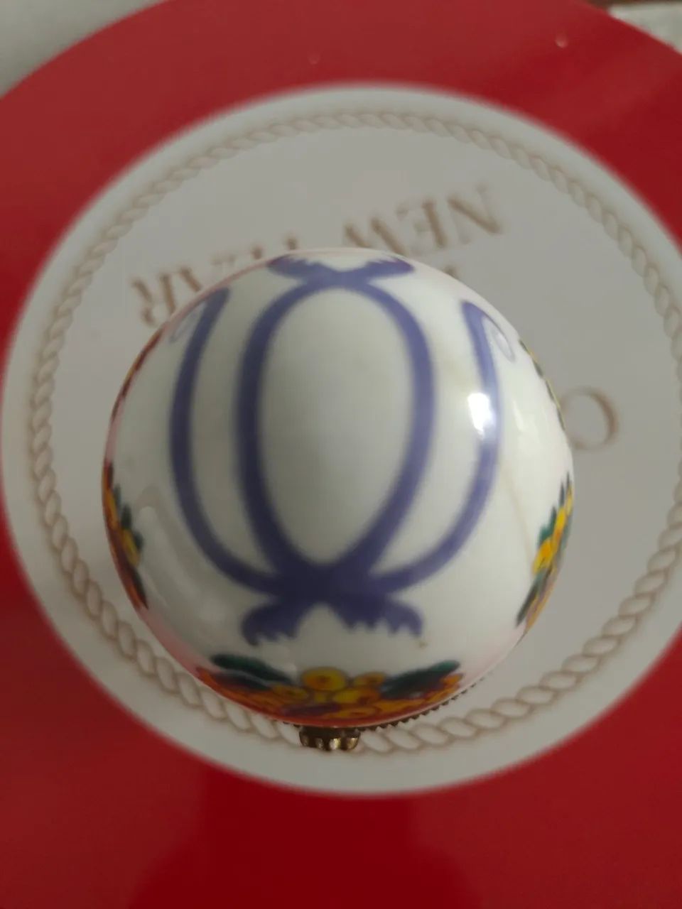 Ovo em três pés, Caixa de jòias - Foto 3