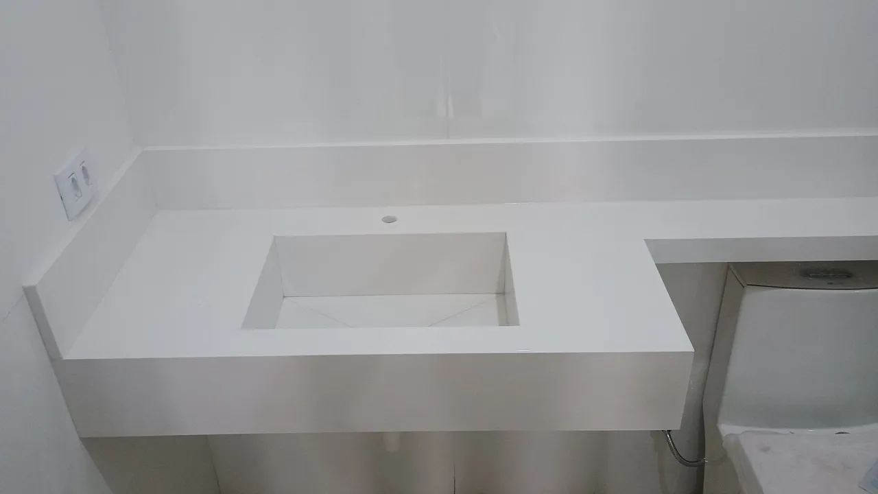 Cuba de banheiro branco plaime