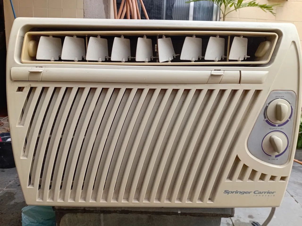 Ar condicionado Springer 7500 BTU , Funcionando MAS NÃO ESTÁ GELANDO,  nao sei se é gás 