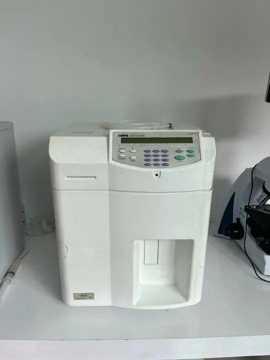 Analisador veterinário Automático de Hematologia COBAS INTEGRA 400 Plus