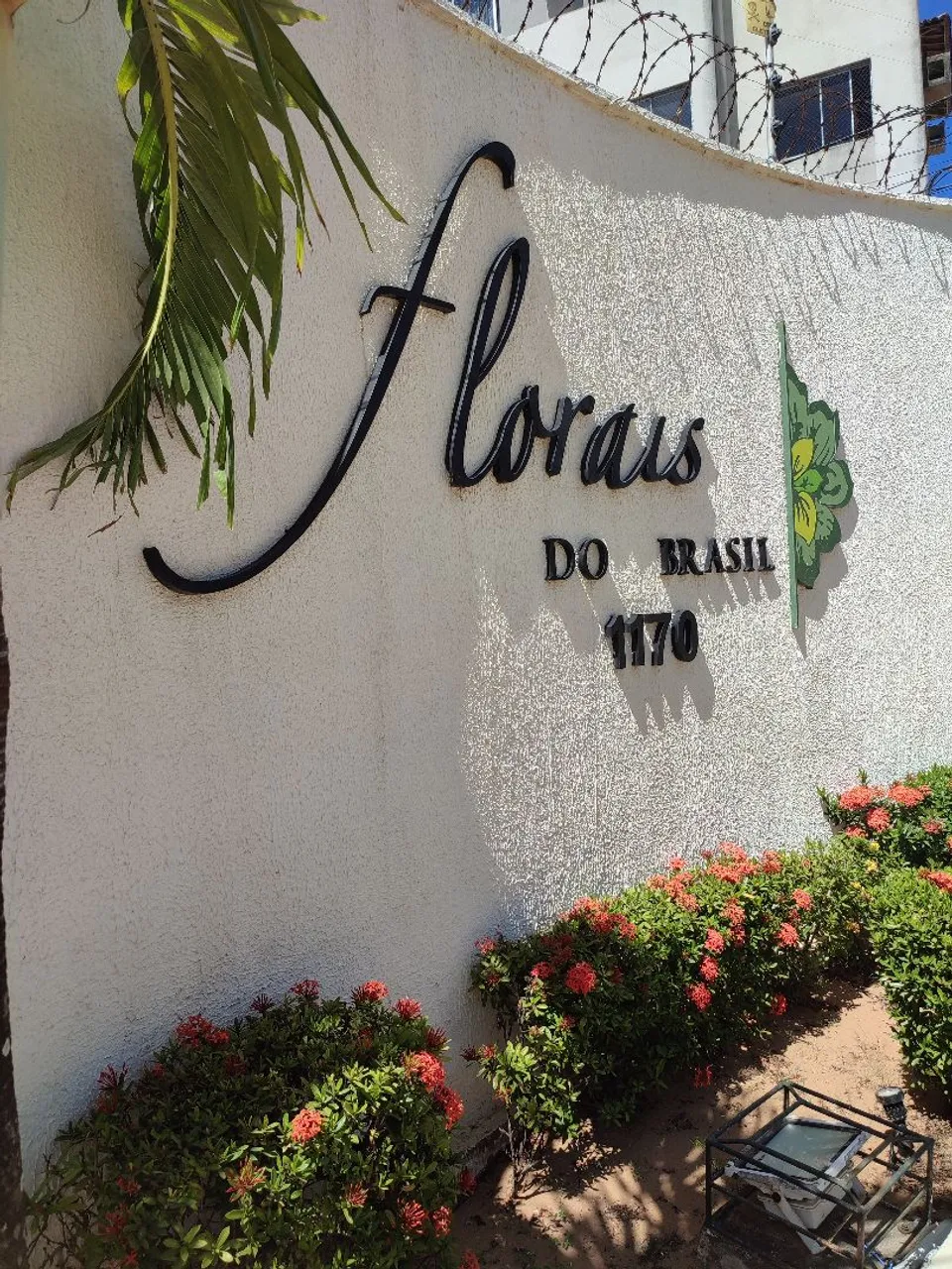 Alugo apartamento no Florais do Brasil