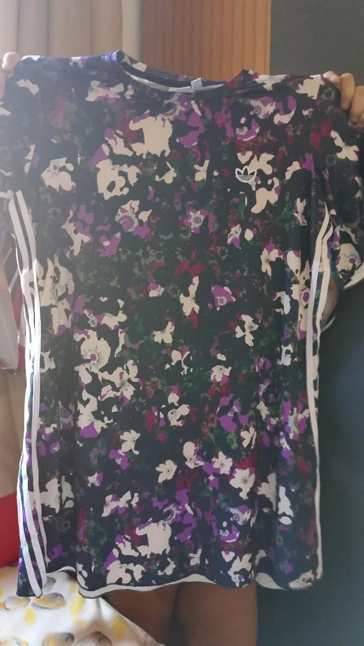 Camiseta Adidas Floral Feminina