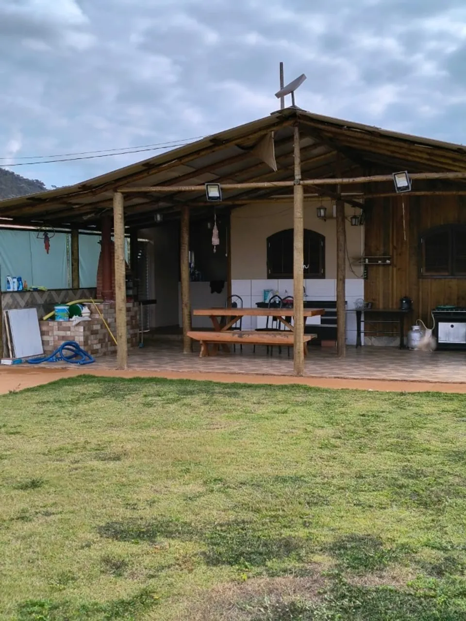 Chácara na beira da represa,em Santa Bárbara mg