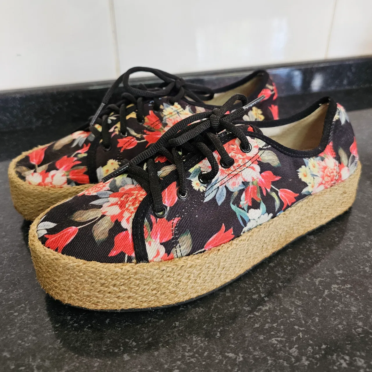 Tênis Espadrille Beira Rio Floral Preto