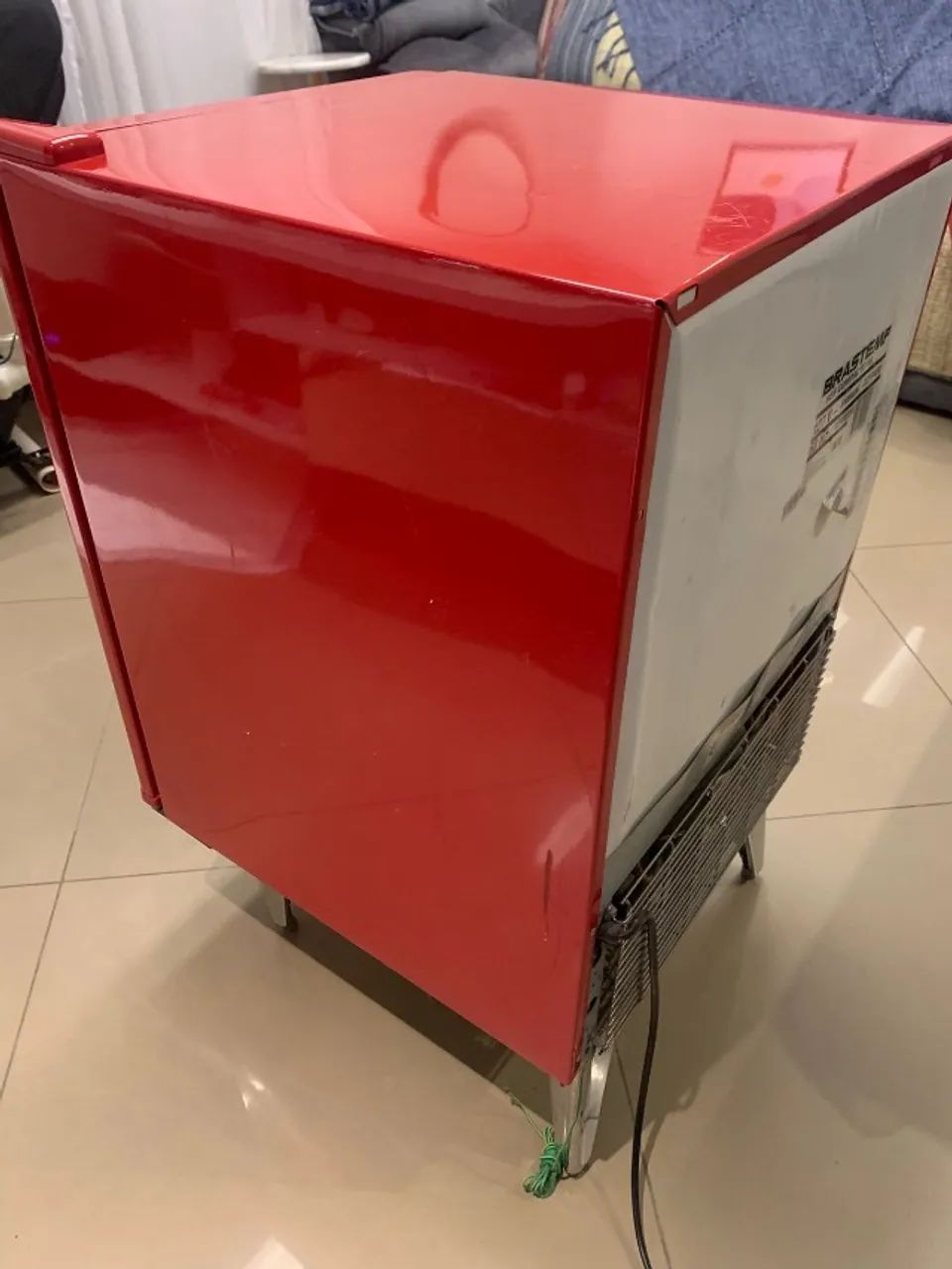 Frigobar Brastemp Retrô 76 Litros Classic Red - Bra08AVANA Cor Vermelho - Foto 5