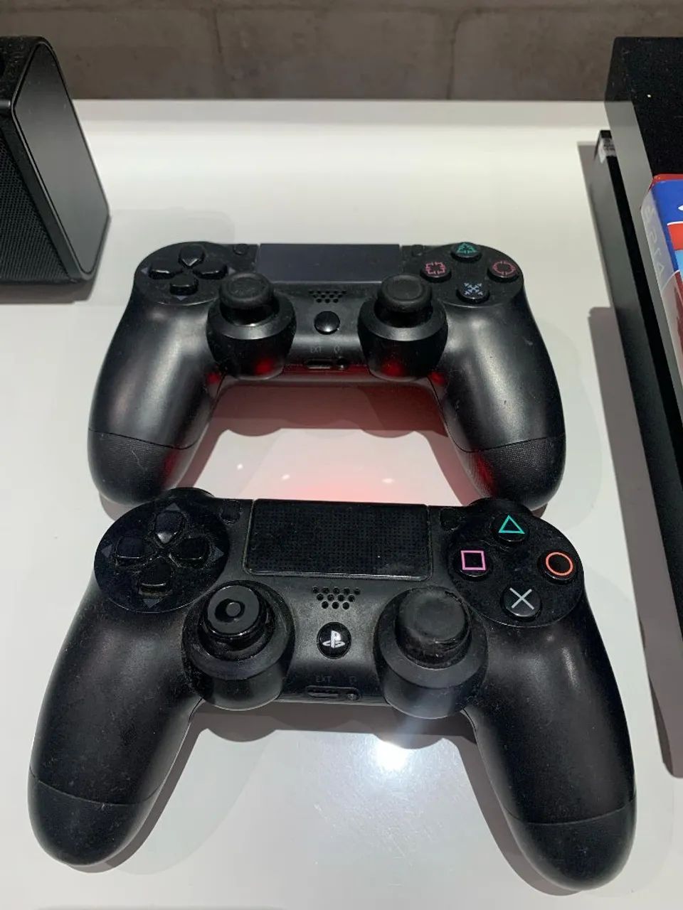 Ps4 PRO  com 2 jogos e 2 controles  - Foto 4