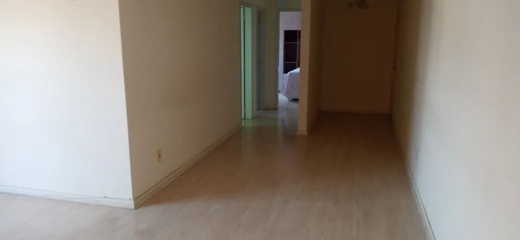 A897 - Apartamento no centro comercial da cidade com dois dormitórios - Foto 2