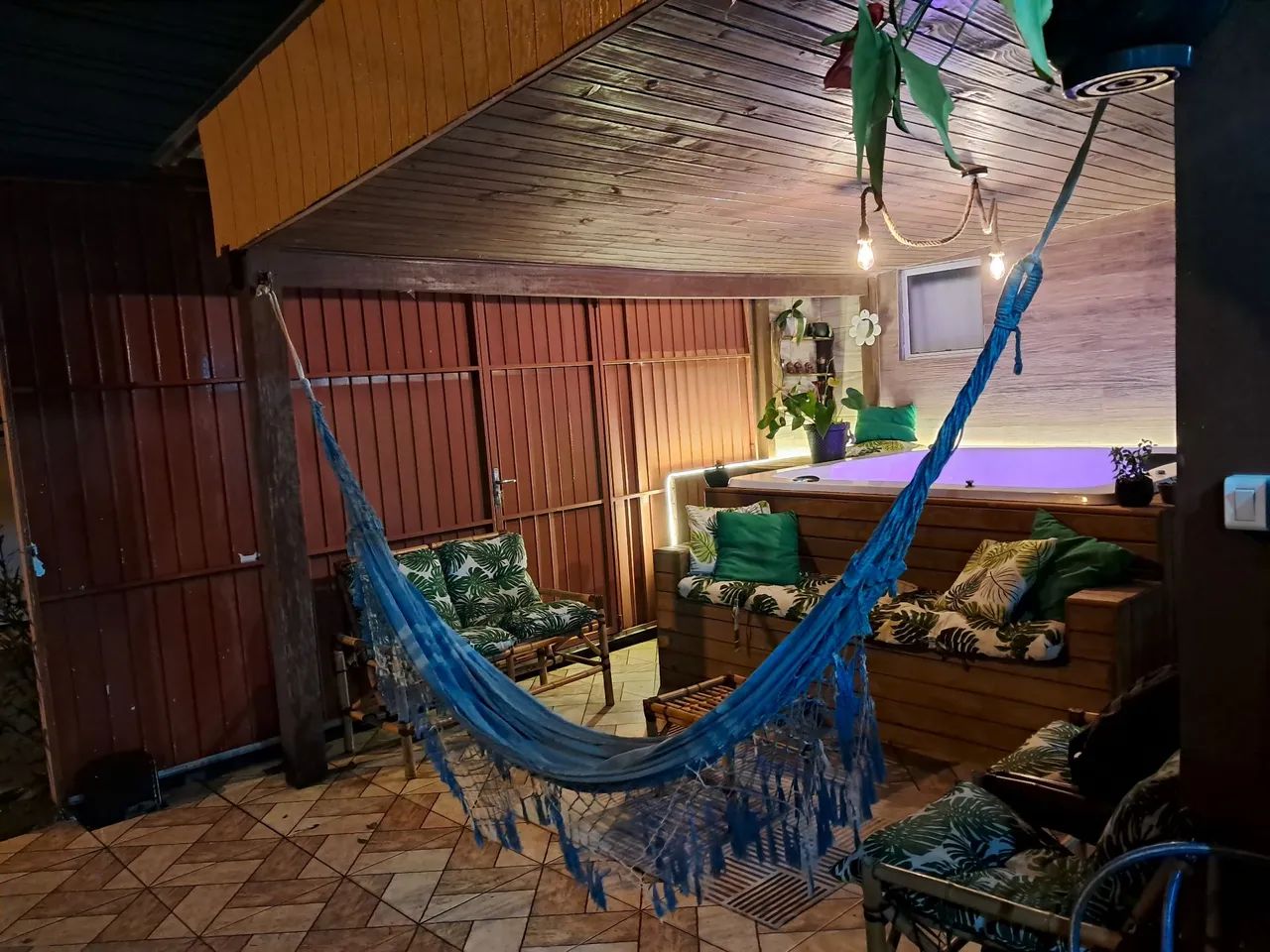 Casa aconchegante na praia! Entre a Lagoinha,  Ponta das Canas e Brava.