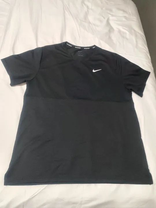 Camiseta Nike breathe (tamanho G) - Foto 2