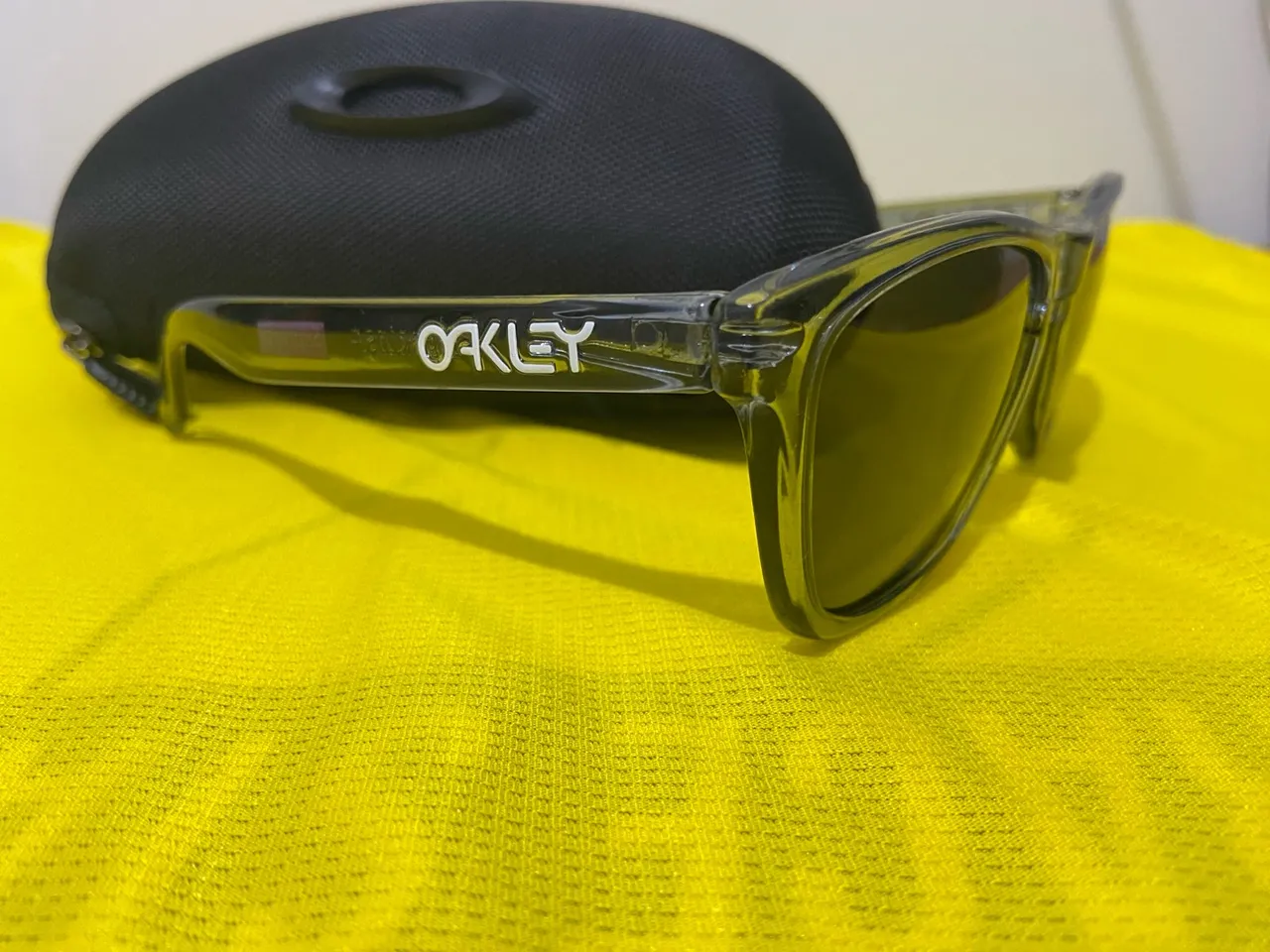 Óculos de Sol FrogSkins - SUPREME. Primeira linha