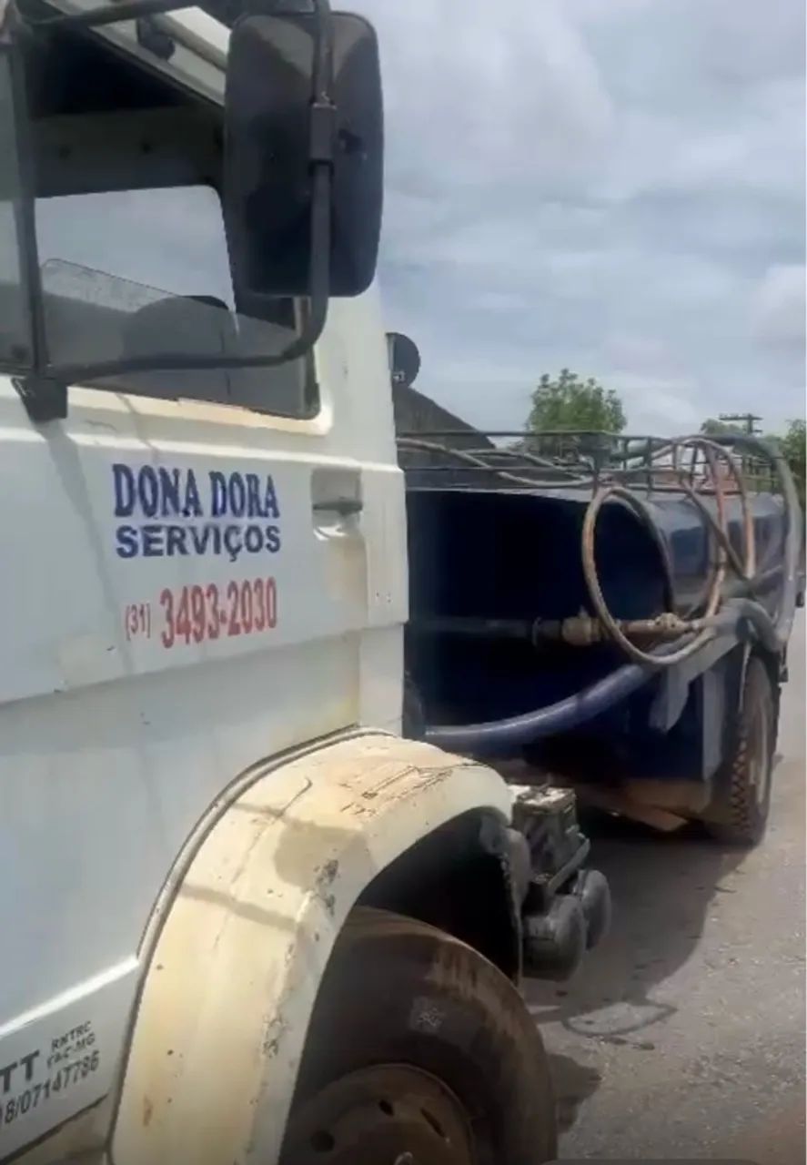 Caminhão PIPA 8 mil litros