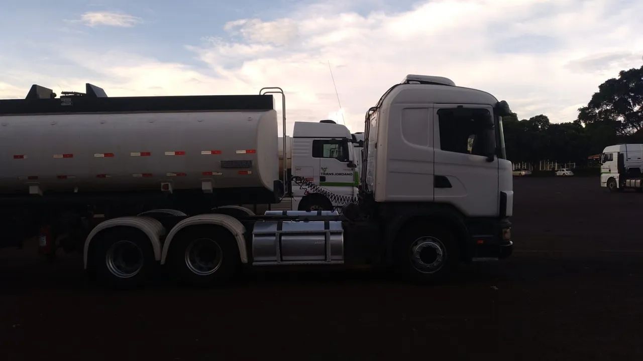 Caminhão Scania Tanque - Foto 4