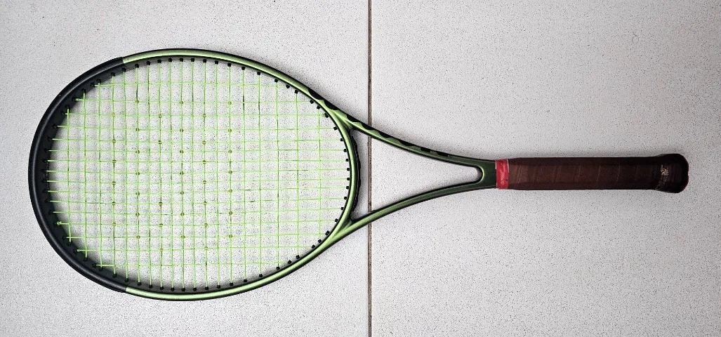 Uma (1) raquete Tenis Wilson Blade Pro 98 16x19 V8 (Wilson Prolabs)