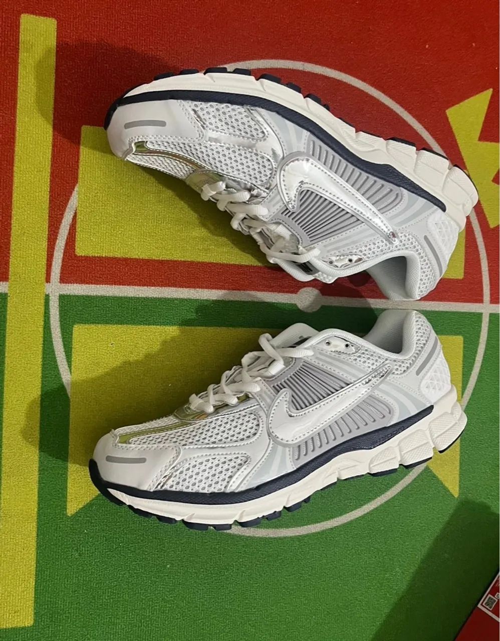 Nike Zoom Vomero 5 silver metalic  - Foto 4