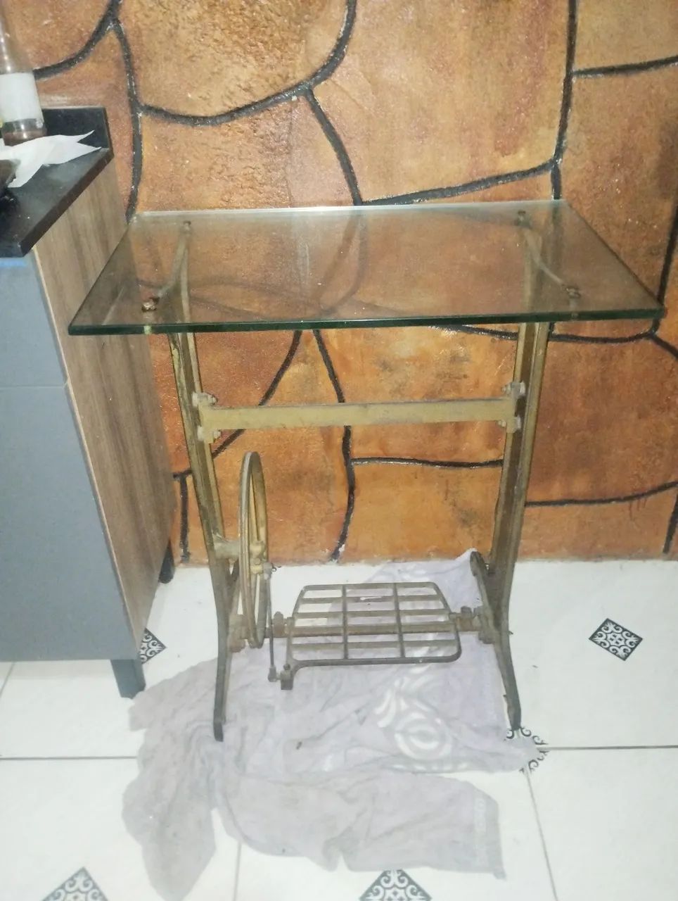 Mesa de centro vintage em vidro e metal