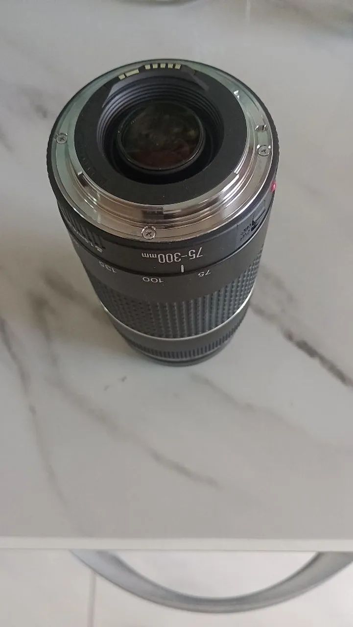 Lente Canon EF 75-300