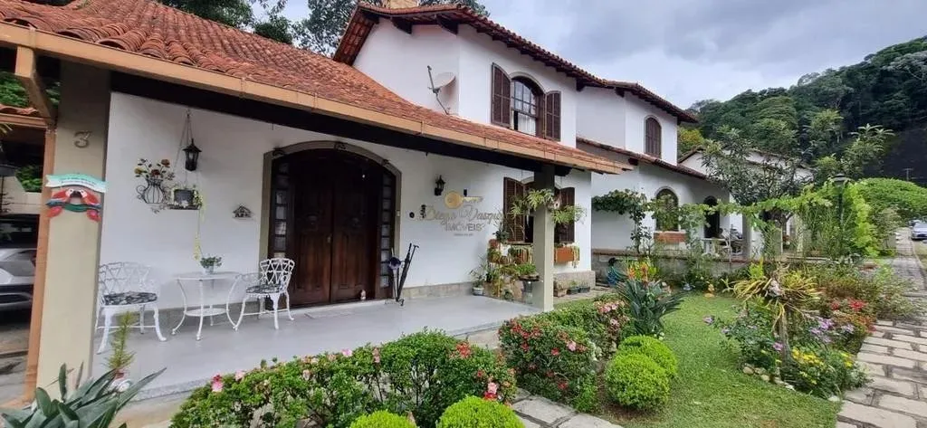 Apartamento para Venda em Teresópolis, Várzea, 3 dormitórios, 1 suíte, 4 banheiros, 5 vaga