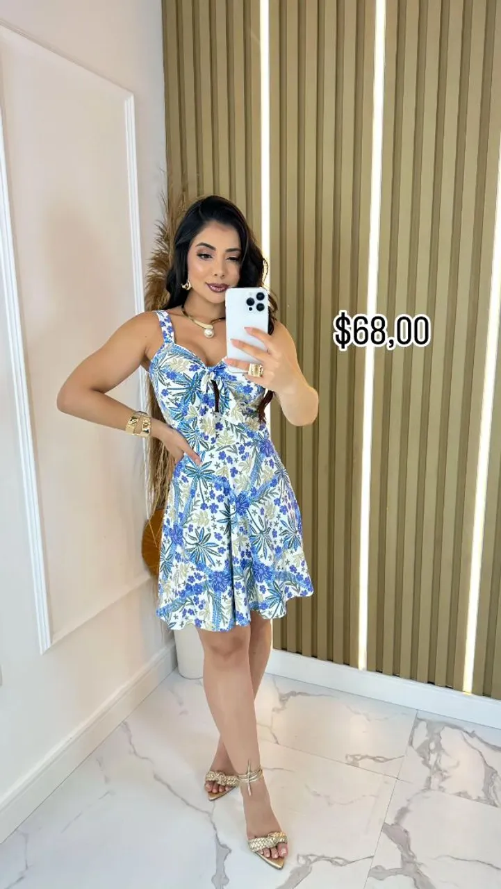 Vestido Floral Azul e Branco - Elegância e Frescor