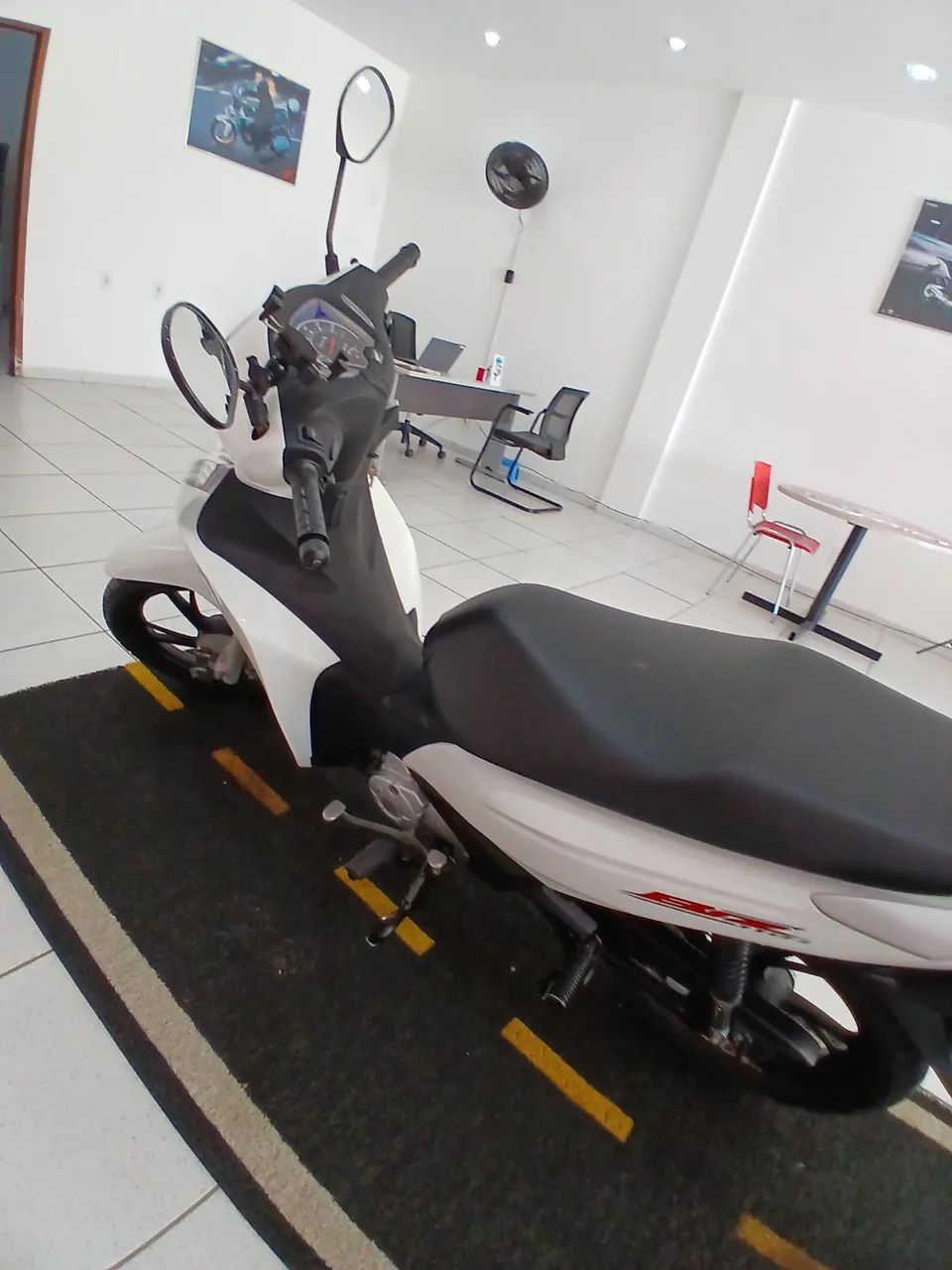 Biz110i 2022 único dono com rodas liga leve scud - Foto 4