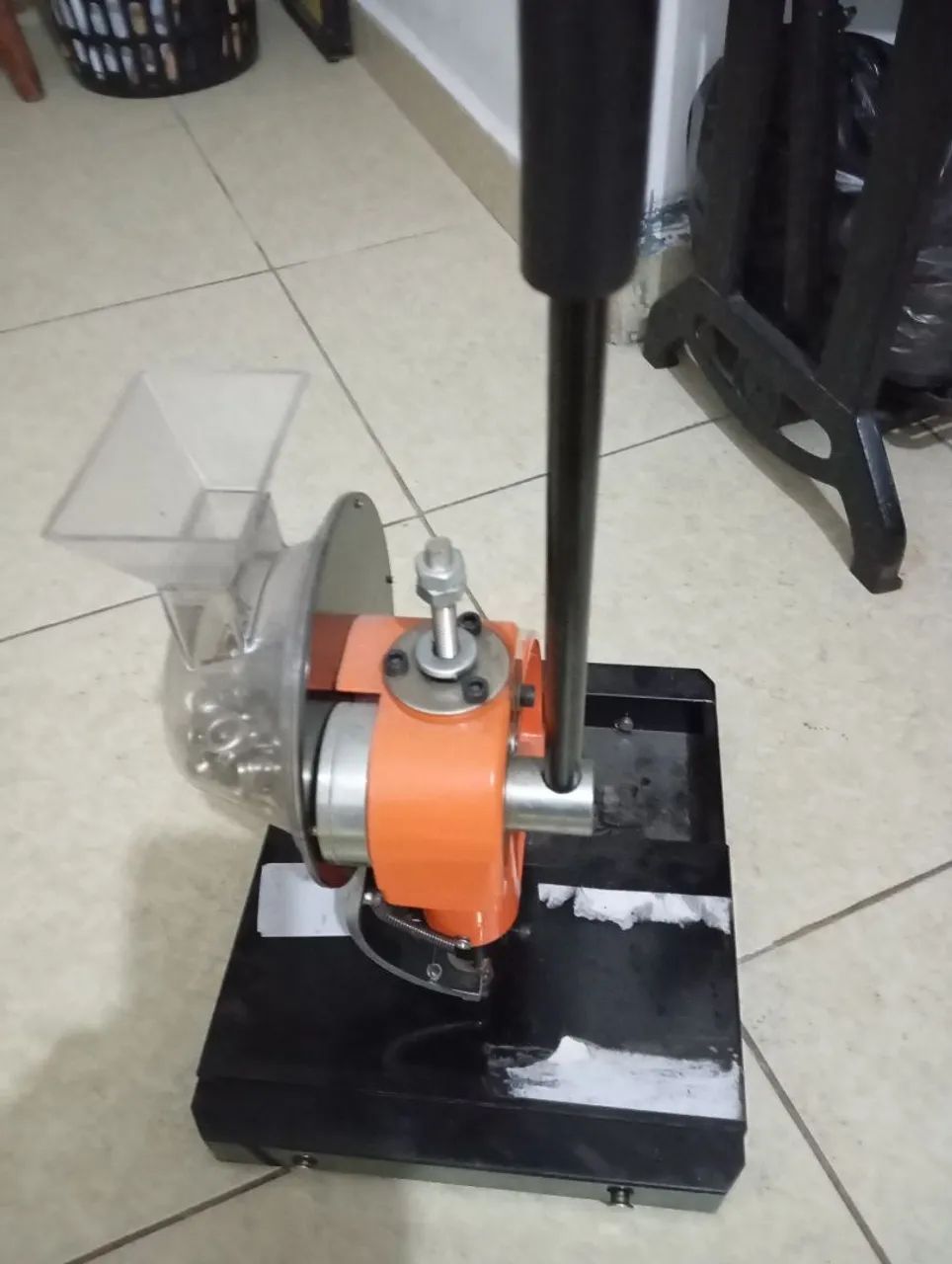 Máquina semi automática de ilhós para lonas e letreiros  - Foto 3