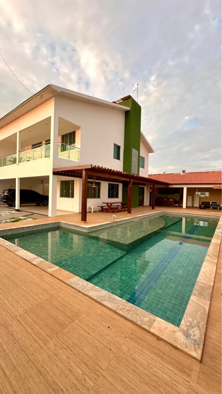 Casa Ampla Com piscina e Energia Solar