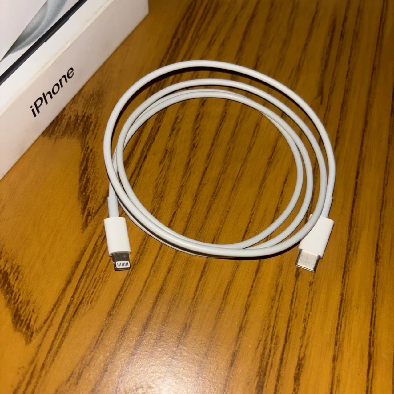 Cabo Apple USB-C para Lightning (1 m) original e Apple EarPods com conector Lightning