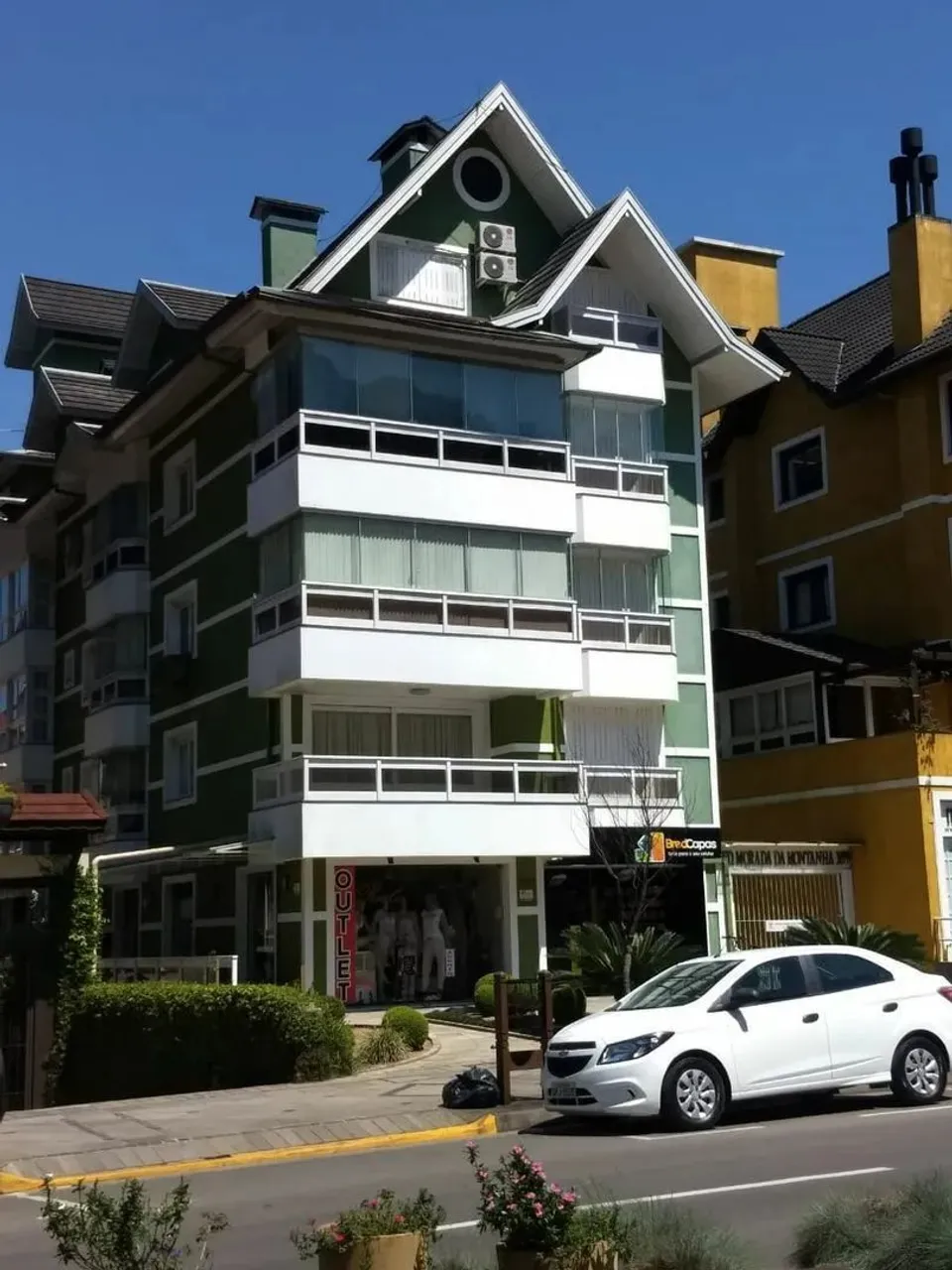Apartamento em AV. BORGES DE MEDEIROS - Centro - Gramado/RS