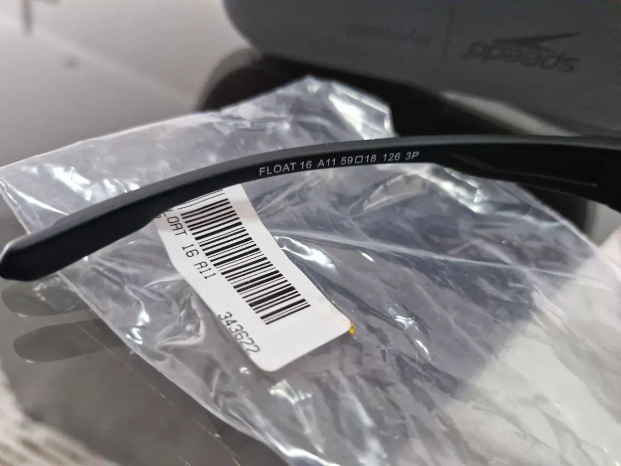Óculos Solar Speedo Float 16 A11 Fosco Lente Cinza Polarizada - Preto - Foto 4